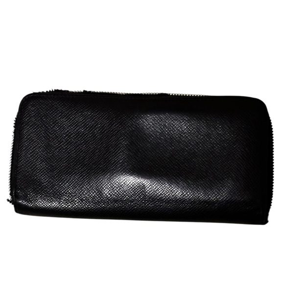 Louis Vuitton Taiga Leather, Black *REHAB* Wallet, broken zippers - Picture 3 of 11